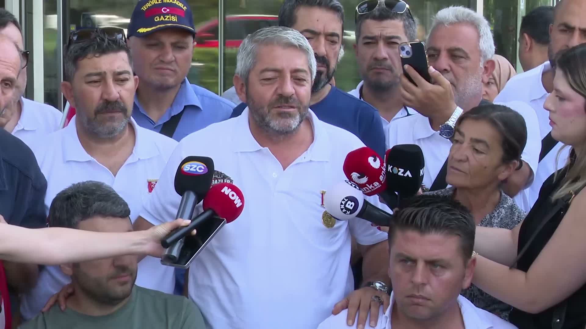 Er şehit aileleri ve gaziler Aile Bakanlığı'nın önünde: “Hiçbir yere gitmiyoruz”
