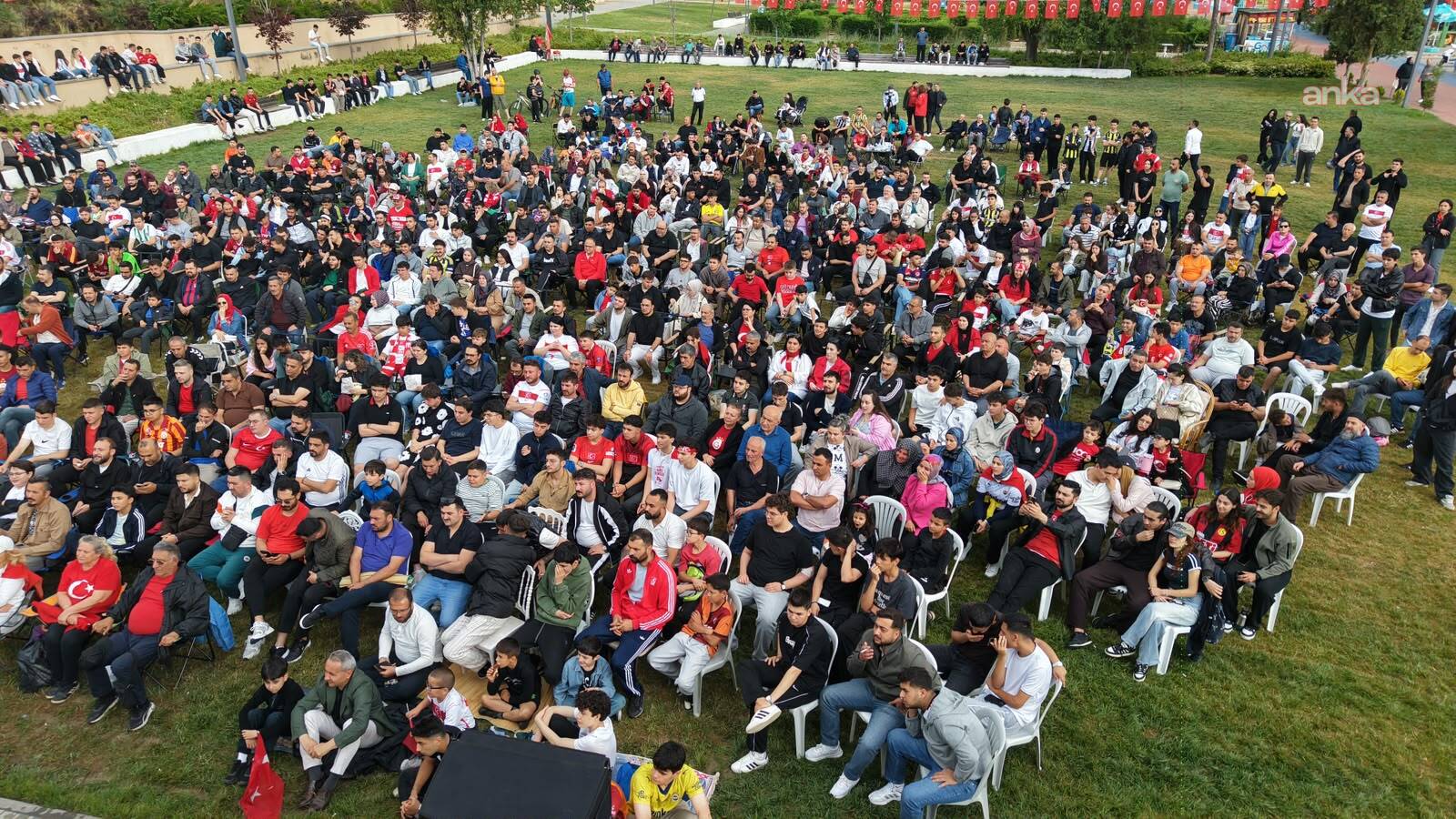 Kırıkkale'de milli maç heyecanı dev ekrana taşındı