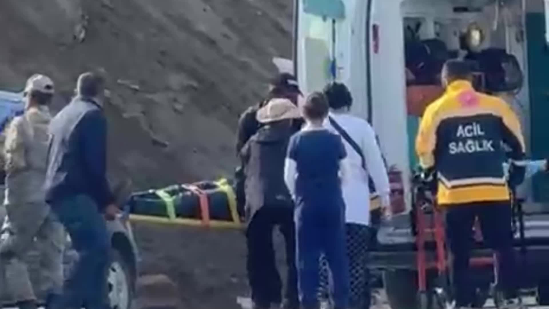 Yüksekova-Şemdinli kara yolunda kaza: 1 kişi öldü, 2'si ağır 7 kişi yaralandı