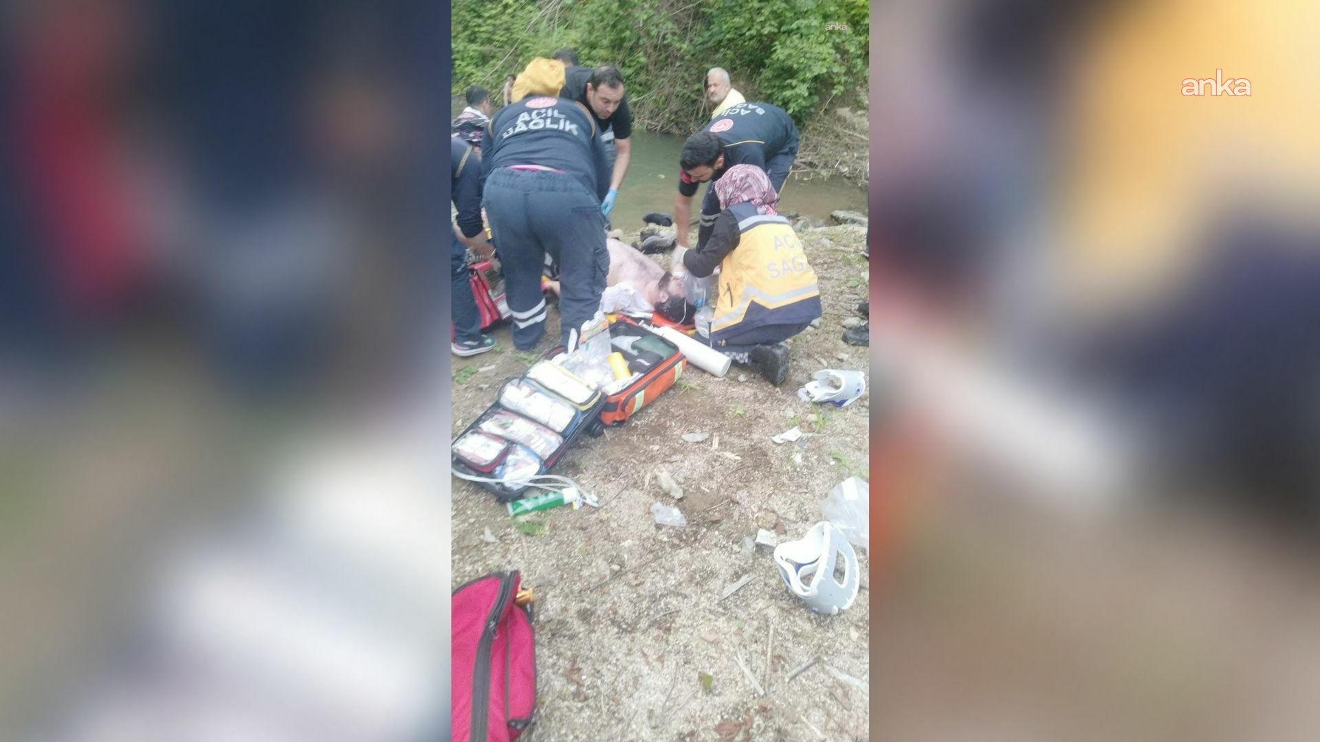 Arhavi'de serinlemek için gölete giren iki imam hayatını kayetti
