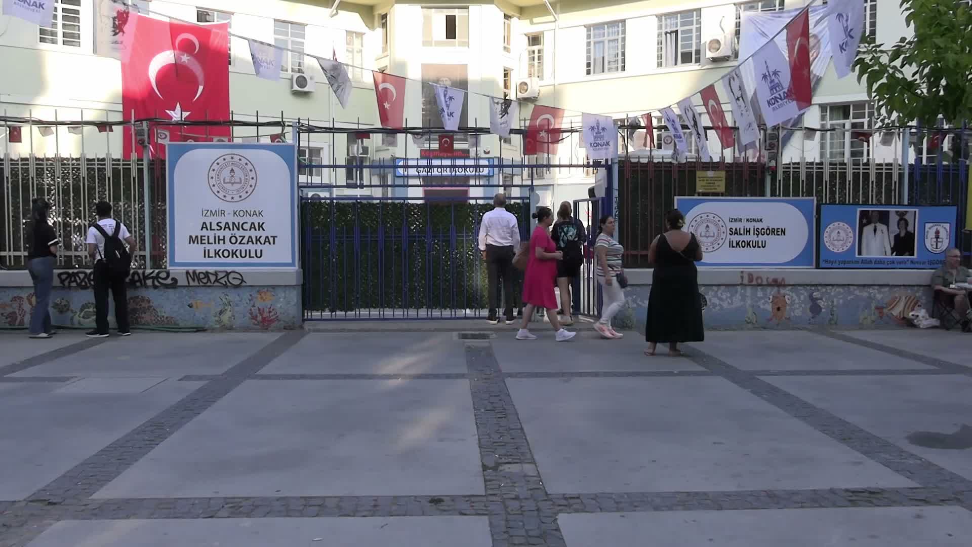 Yeni eğitim öğretim yılında ilk ders zili çaldı