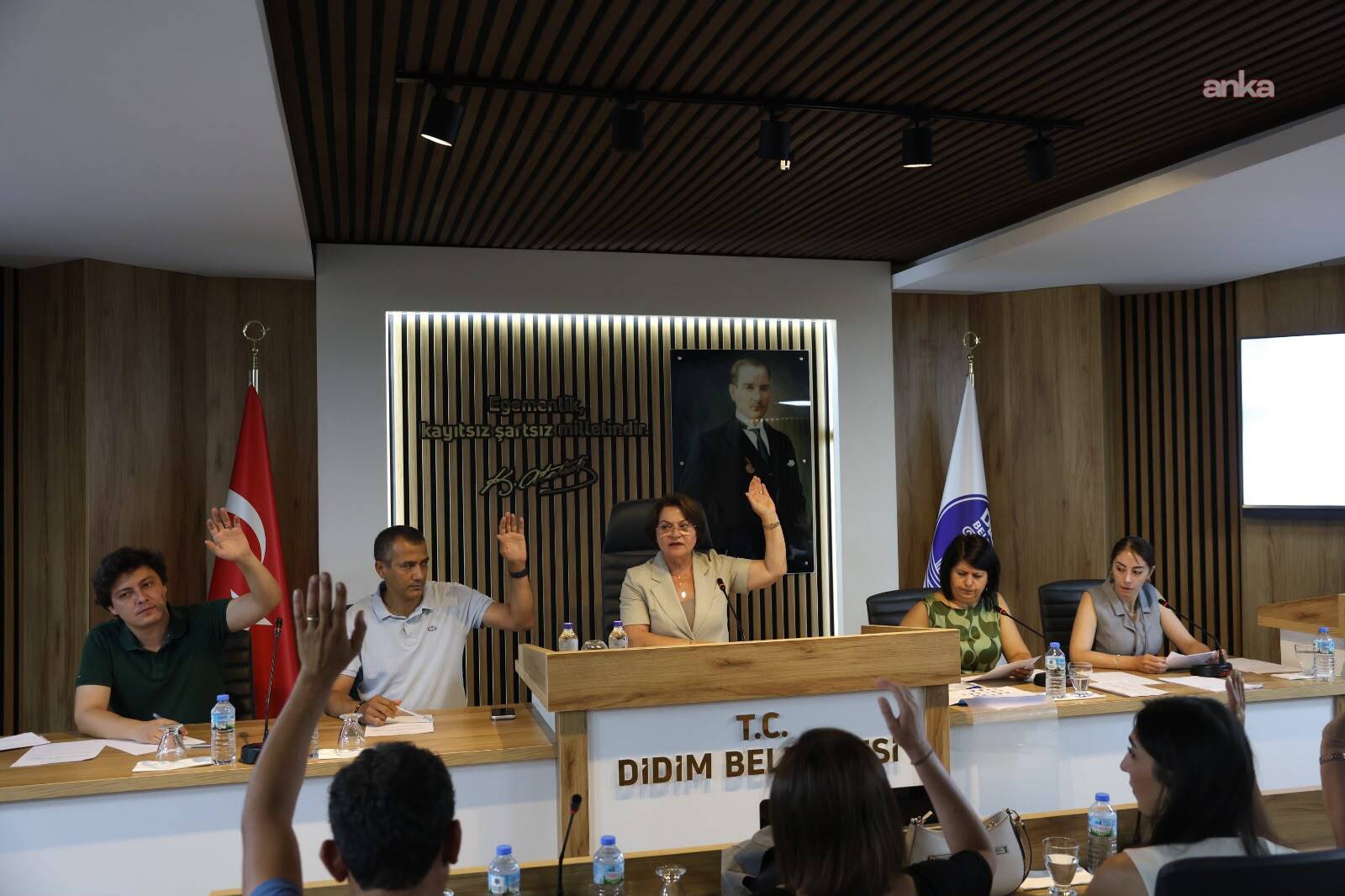 Didim Belediye Meclisi, temizlik aracı hibesi için olağanüstü toplandı