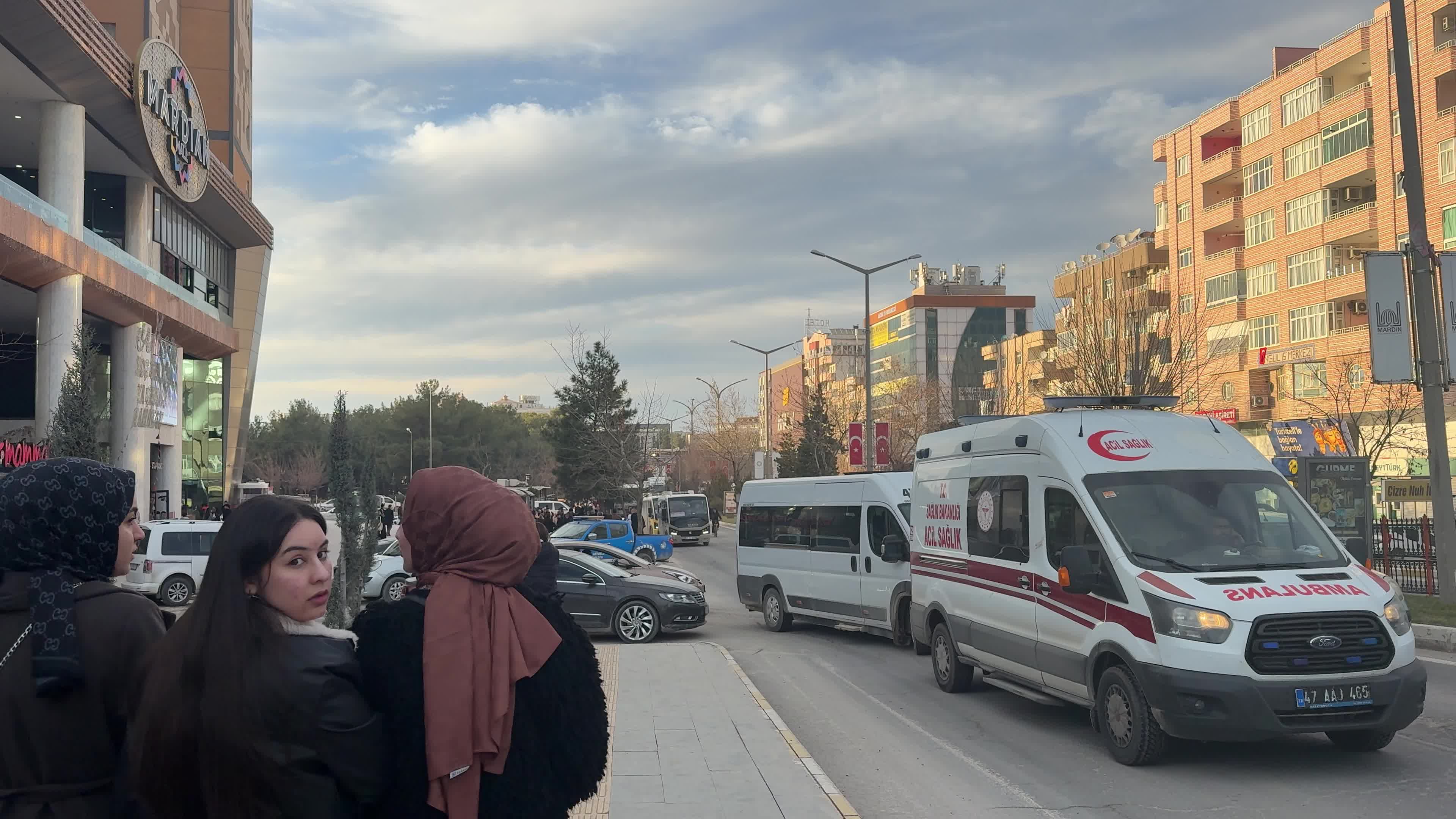 Mardin'de akraba iki aile arasında arazi anlaşmazlığı... 5 kişi silahla yaralandı