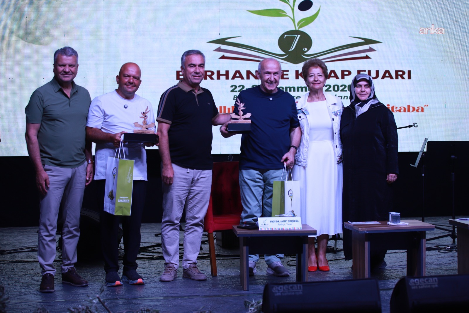 Burhaniye Kitap Fuarı, kültür ve sanat etkinlikleriyle devam ediyor