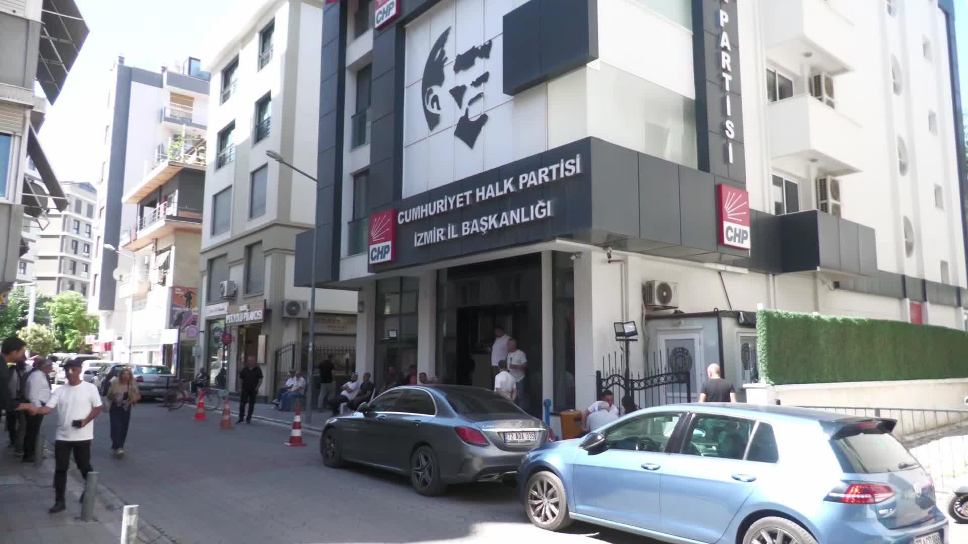 CHP İzmir İl Başkanı Gümrükçü: "Koltuk sevdalısı değilim, bu örgütün içinden geliyorum"