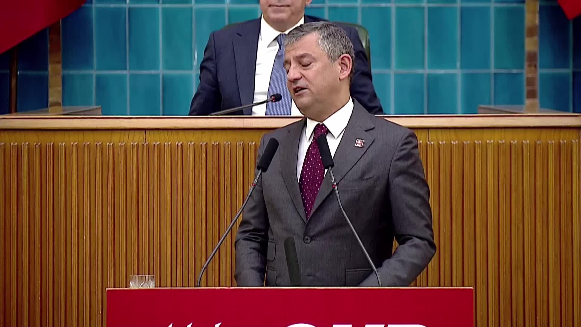 CHP Grup Toplantısı... Özgür Özel: "İBB soruşturmasında adı geçen şirketten Akın Gürlek'e 4 araç tahsis edilmiş"