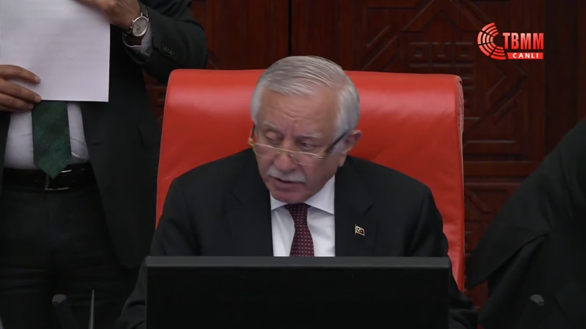 TBMM Genel Kurulu... Akbaşoğlu: "Terörsüz Türkiye sürecini her türlü polemikten uzak olarak ele almak siyaset kurumunun temel görevi"