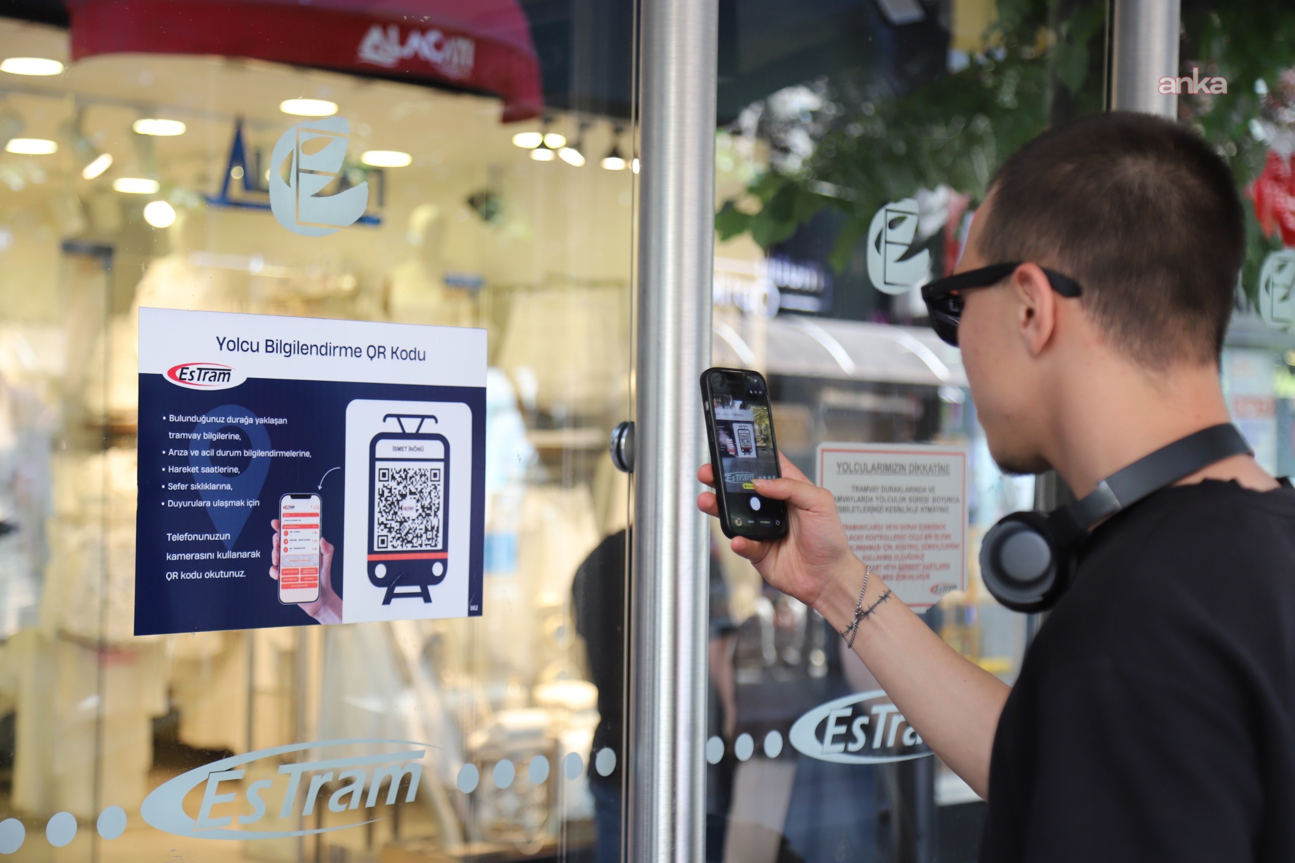 Eskişehir'de tramvay duraklarında QR kod dönemi başladı