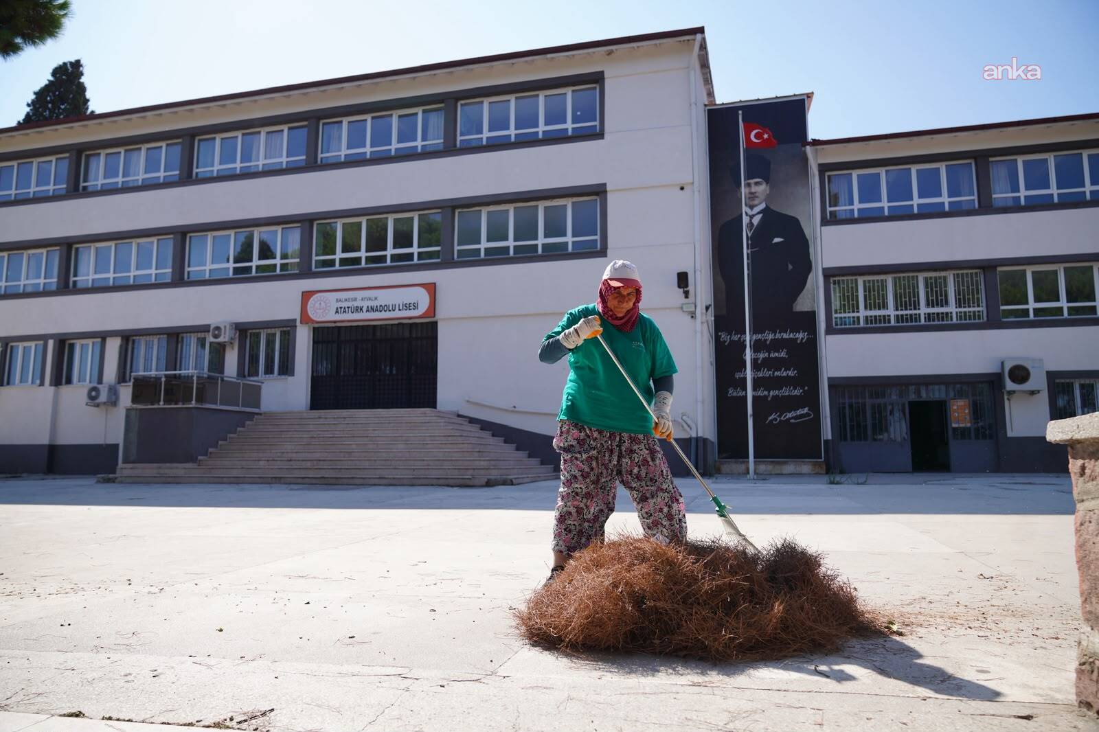 Ayvalık Belediyesi, okulları yeni eğitim-öğretim yılına hazırlıyor