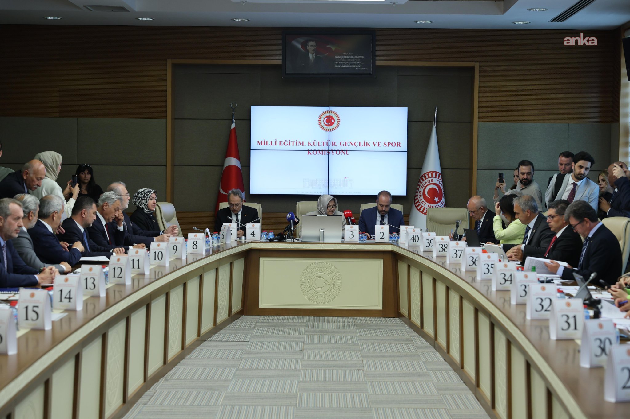 AK Partili Hülagü'den üniversite hastaneleri uyarısı: Şehir hastaneleriyle yarışamaz hale geldi