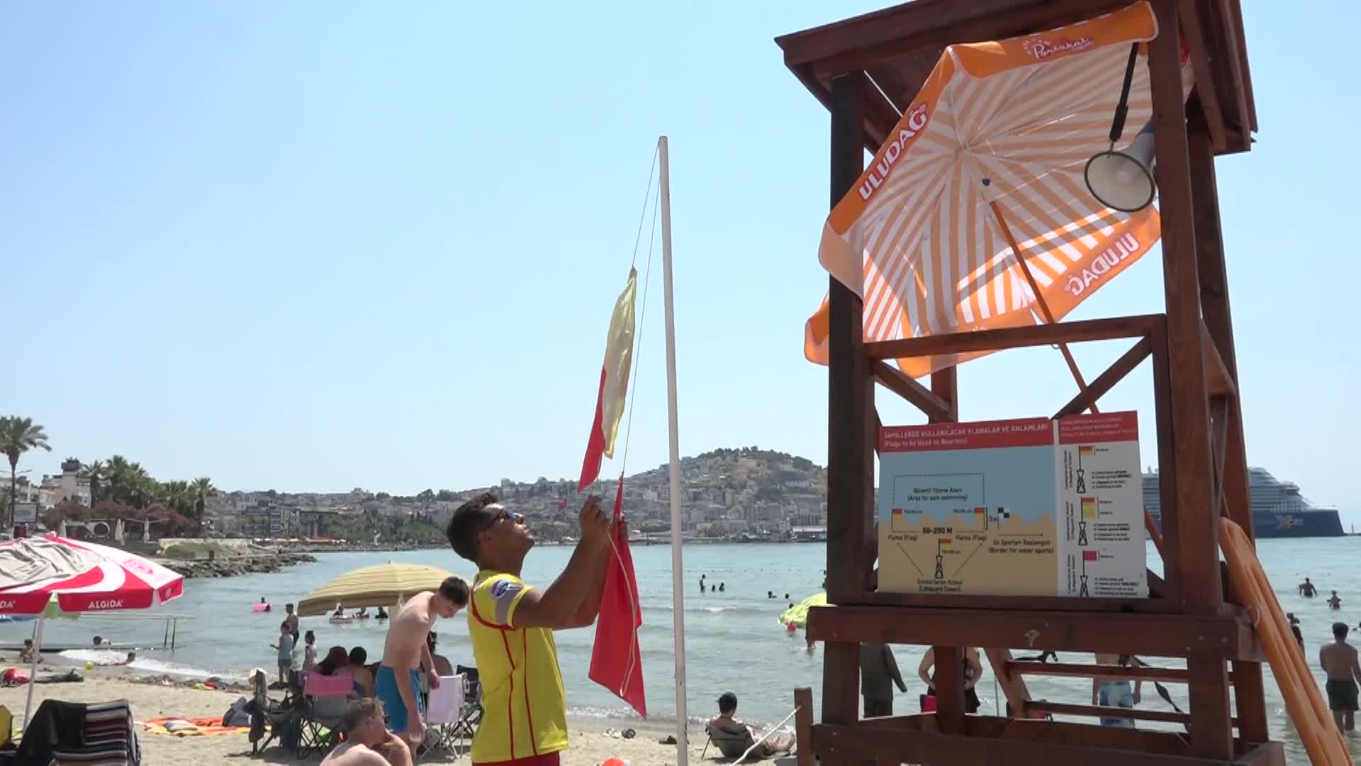 Kuşadası Belediyesi, deniz güvenliği çalışmalarını sürdürüyor