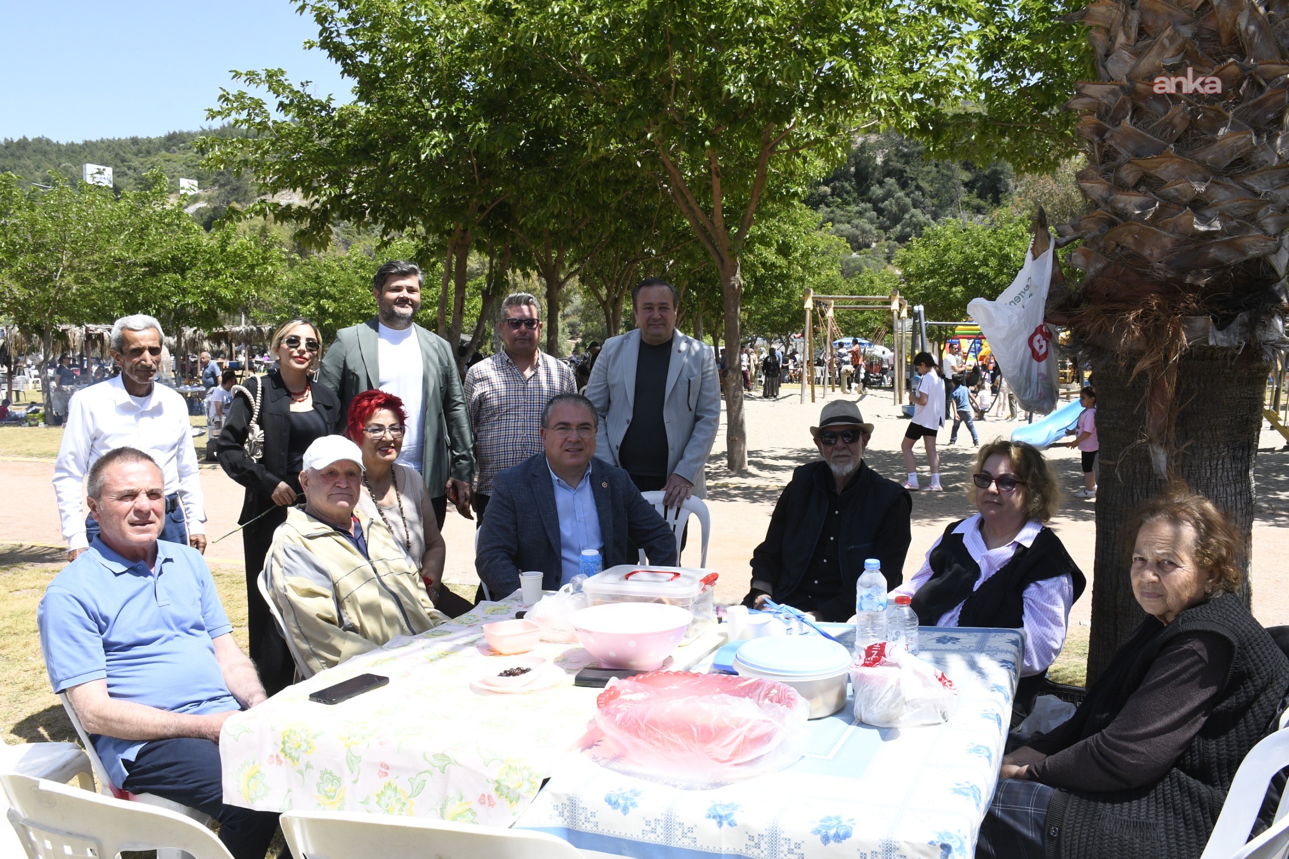 Kuşadası’nda Anneler Günü'nde “Dostluk ve Dayanışma Pikniği” düzenlendi