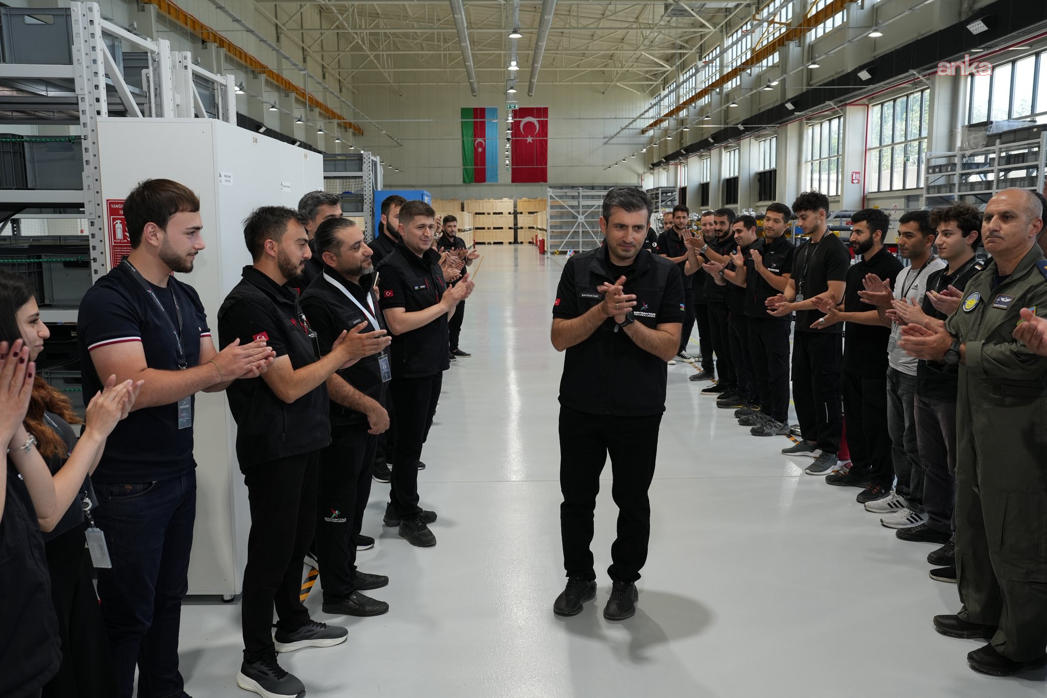 Selçuk Bayraktar, Azerbaycan'daki Bayraktar Teknoloji tesislerini ziyaret etti