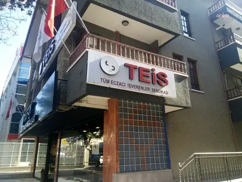 TEİS, TİTCK'ya takviye gıda, eczane kapanışı ve 'İlacım Nerede?' uygulamasıyla ilgili rapor sundu