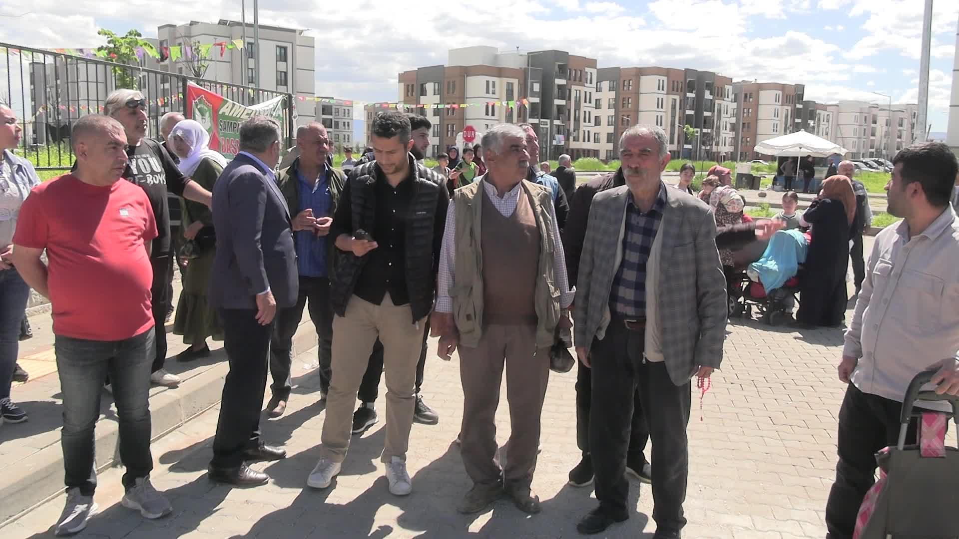 Diyarbakır’daki TOKİ hak sahiplerinden “mağduriyet” açıklaması: “Ekonomik, sosyal ve psikolojik yıkıma dönüştü”