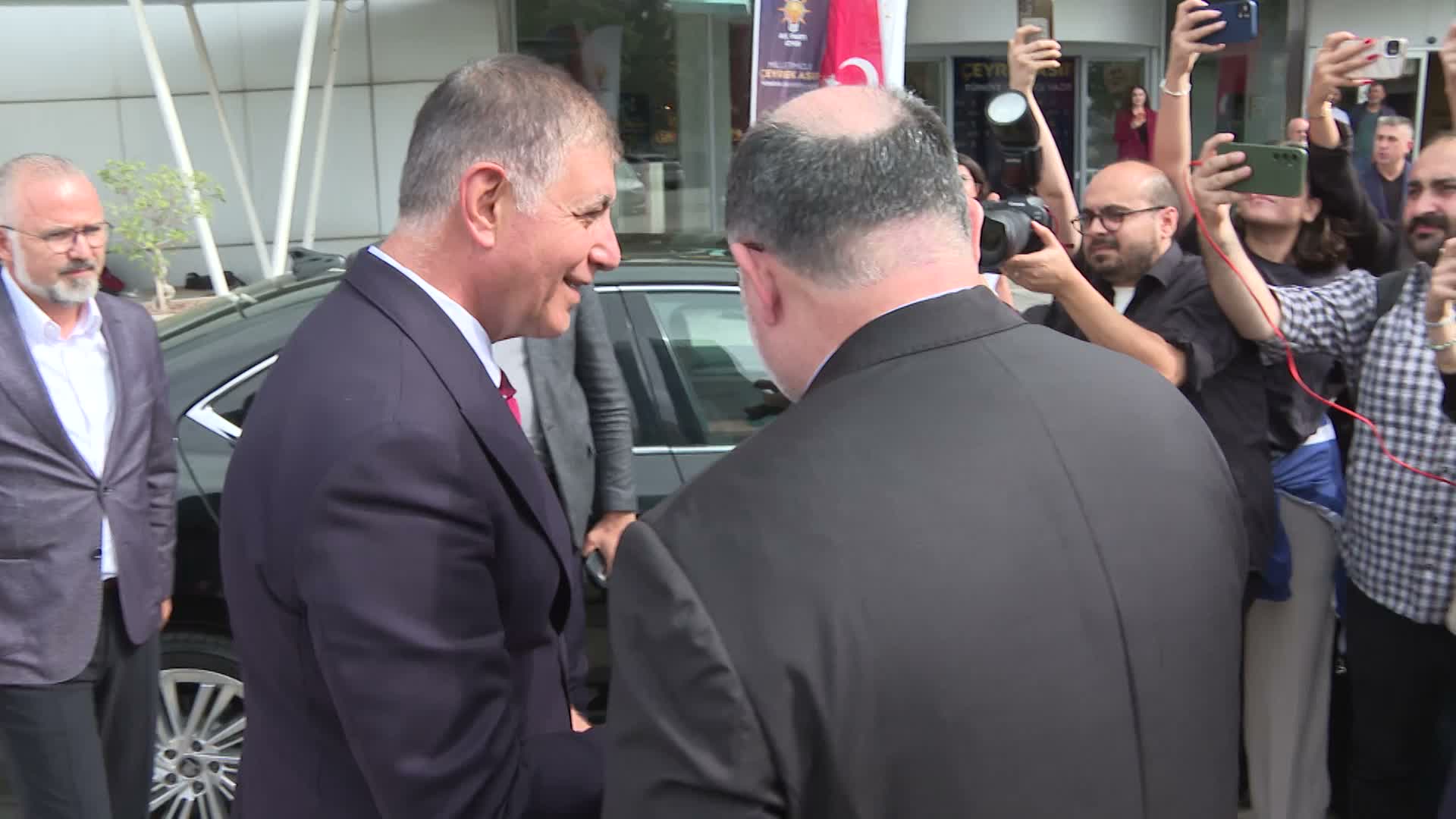 İzmir Büyükşehir Belediye Başkanı Tugay: Konuşma değil çalışma zamanı
