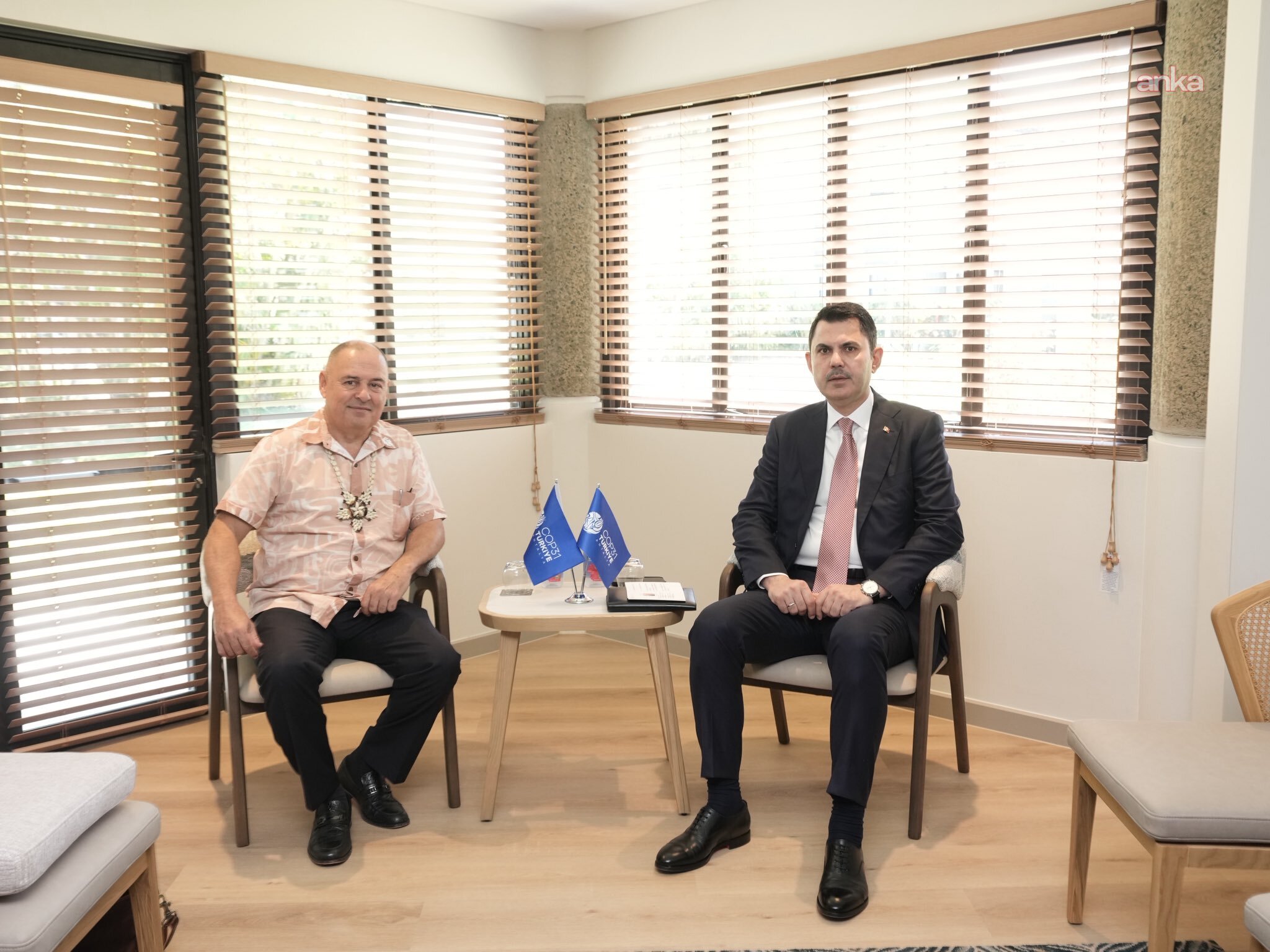 Bakan Kurum,  Cook Adaları Başbakanı Mark Brown ile, Vanuatu Başbakanı Jotham Napat ile görüştü