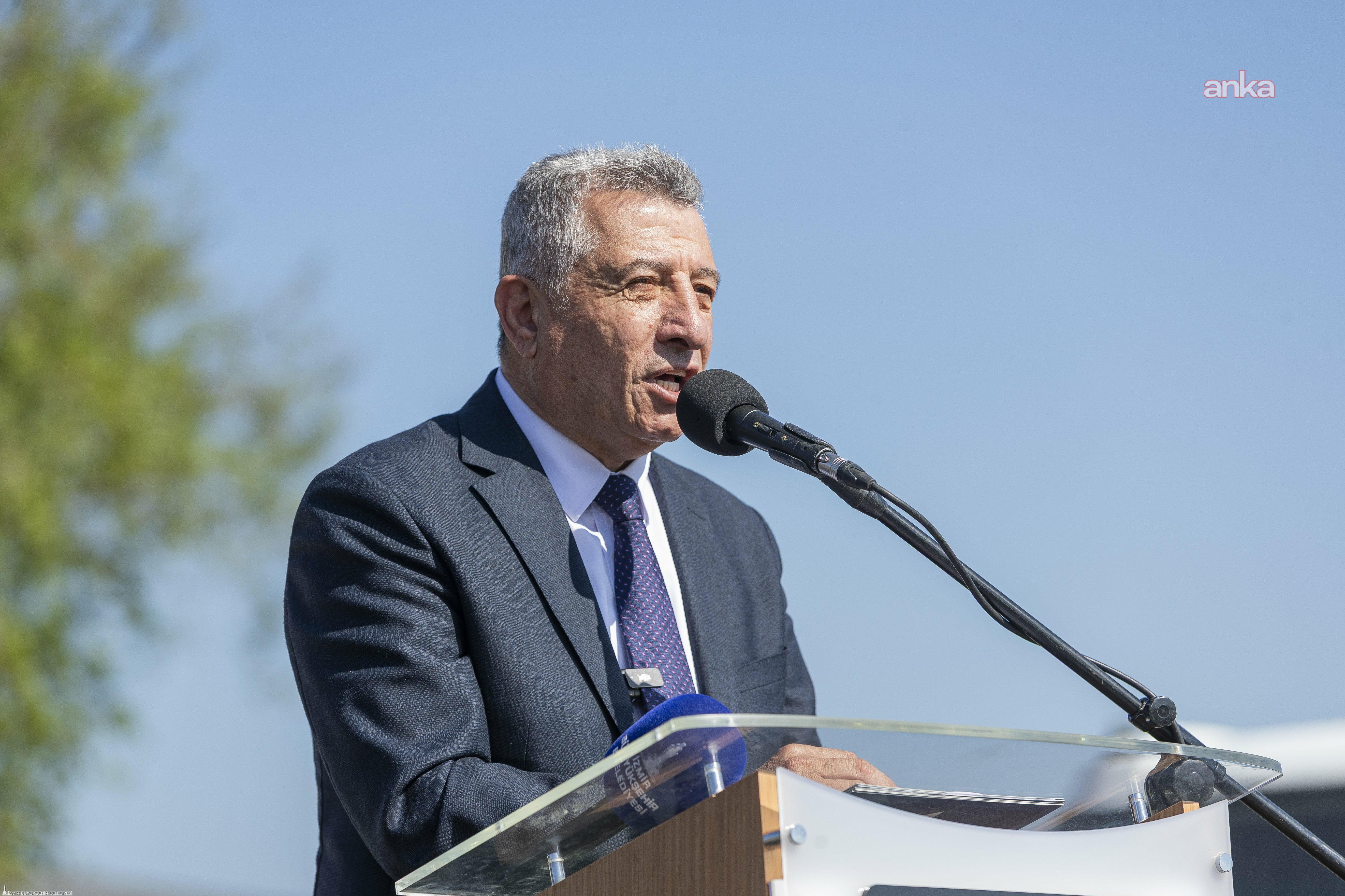 Tutuklu Güzelbahçe Belediye Başkanı Günay görevden uzaklaştırıldı.