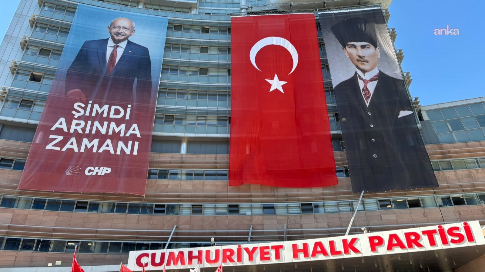 CHP YDK toplantısı sona erdi: Dört eski il başkanı ile bir belediye başkanının tedbire itirazları reddedildi