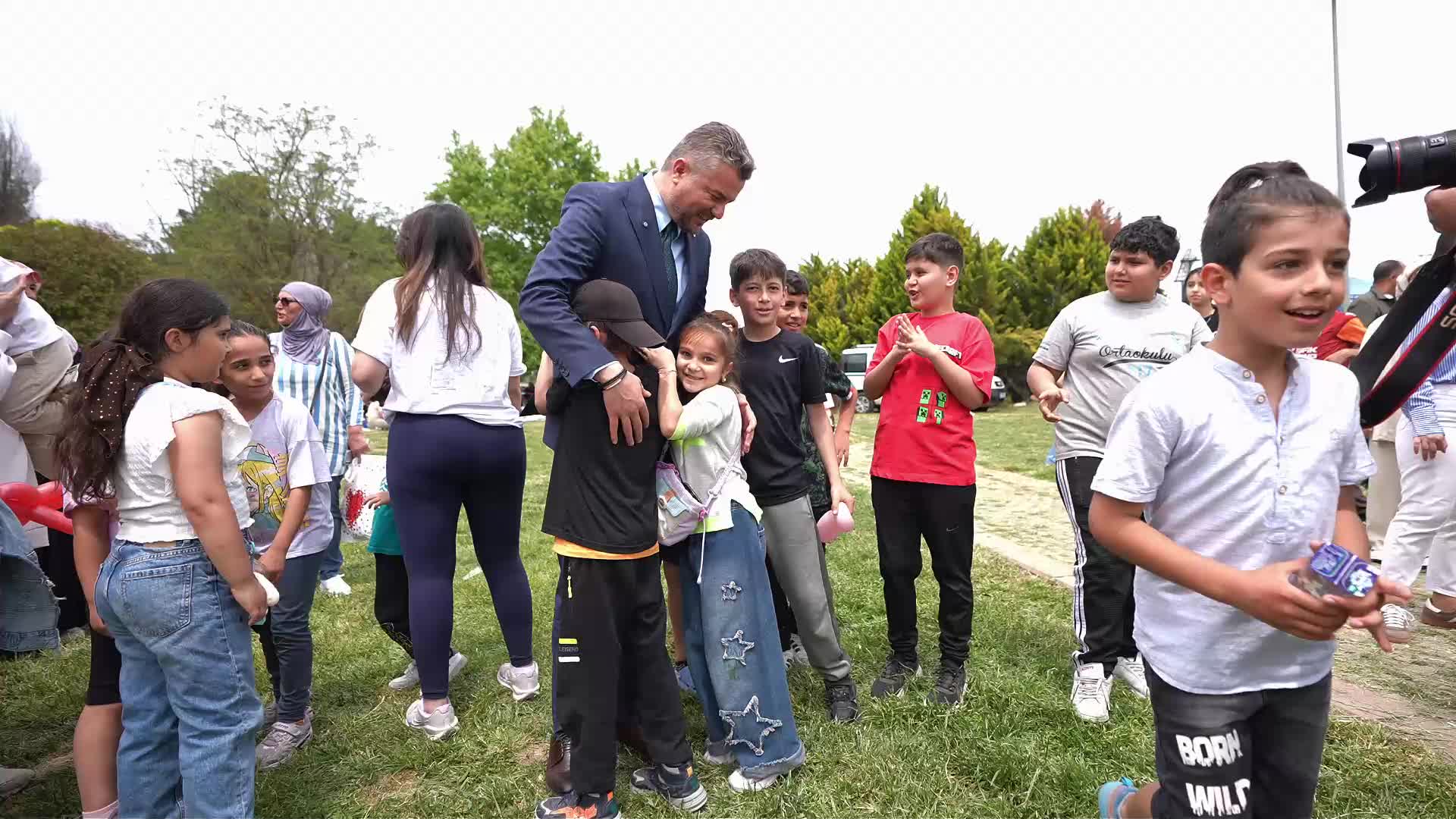 Buca Gölet'te Anneler Günü coşkusu