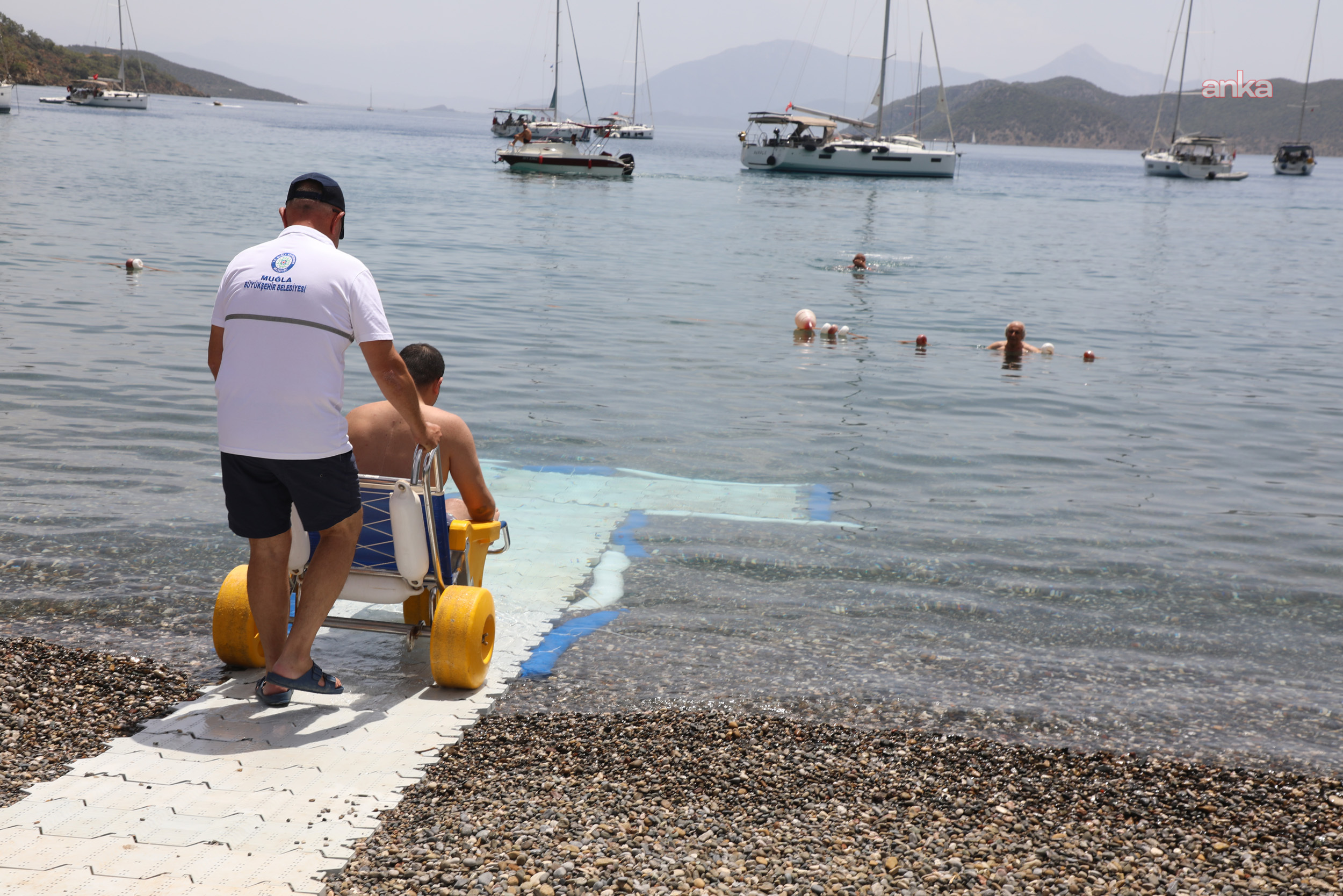 Muğla sahillerinde engelsiz yaz: 8 ilçede 23 plaj hizmet veriyor