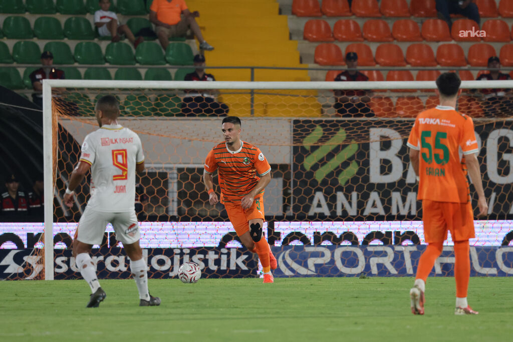 Corendon Alanyaspor ile Göztepe 2-2 berabere kaldı