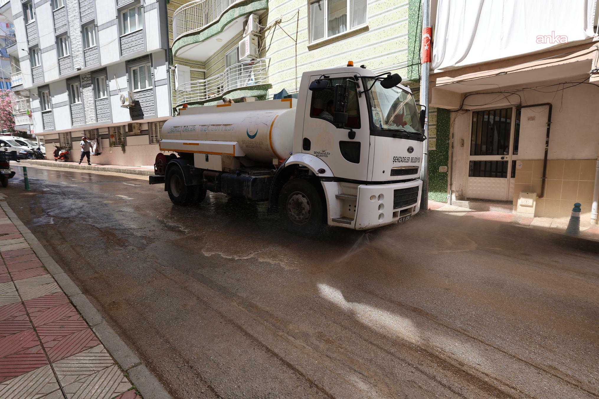 Şehzadeler Belediyesi'nden yağış sonrası temizlik çalışması