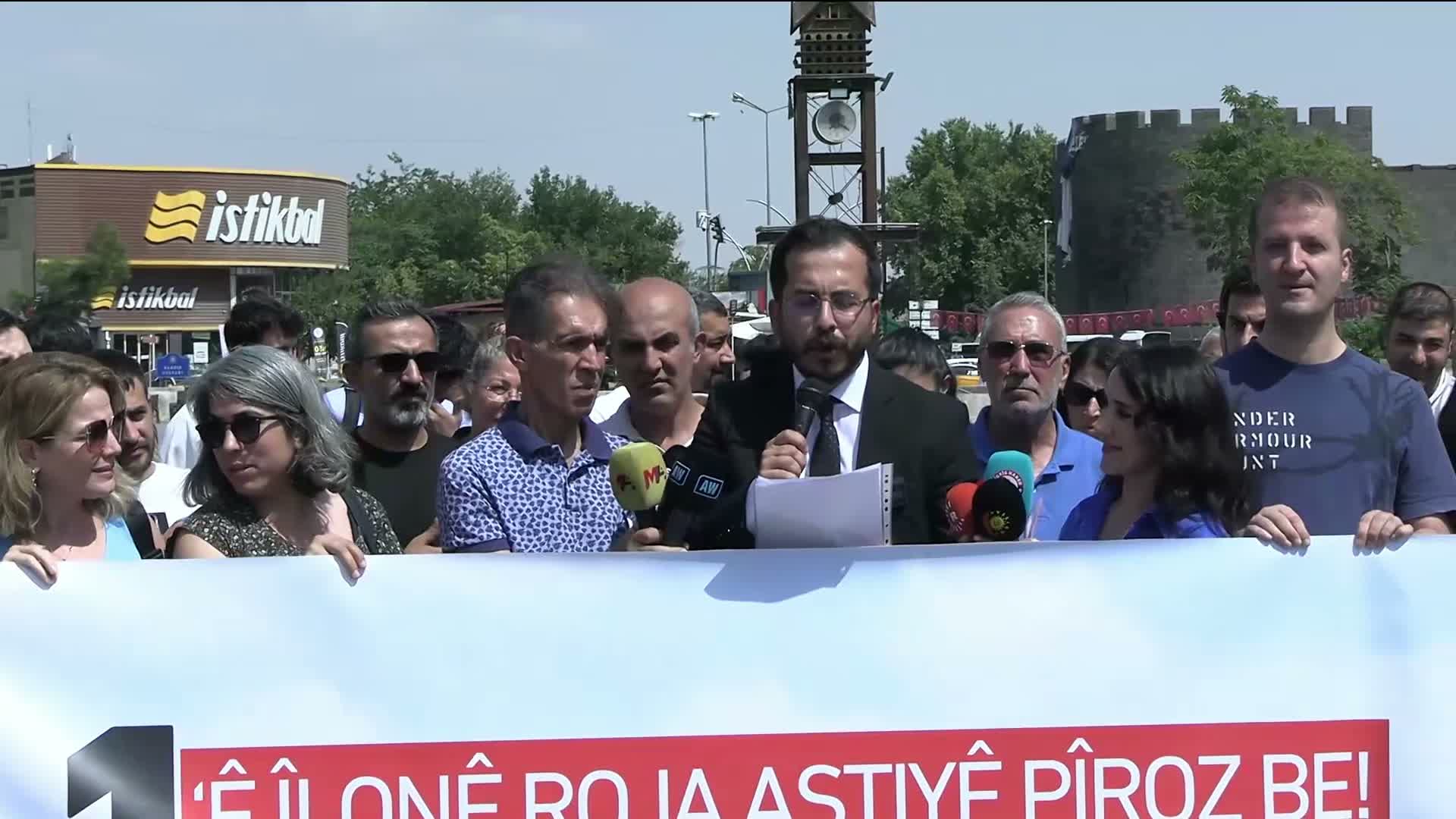 Diyarbakır'daki STK'lardan "Dünya Barış Günü" mesajı: "Barışın Türkiye’nin en önemli ve öncelikli gündemi olması gerektiğini hatırlatıyoruz”