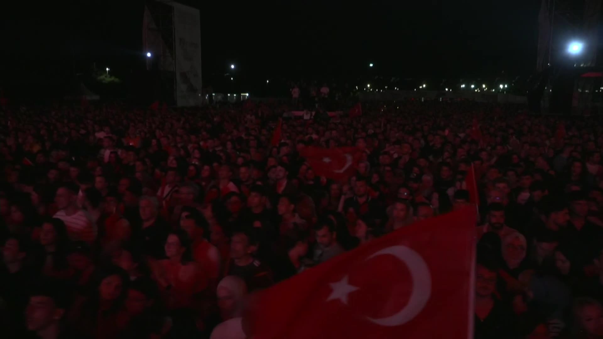 İmamoğlu'ndan gençlere mesaj: “Türkiye'nin ve Cumhuriyetimizin muhafızları olacağız, başaracağız"