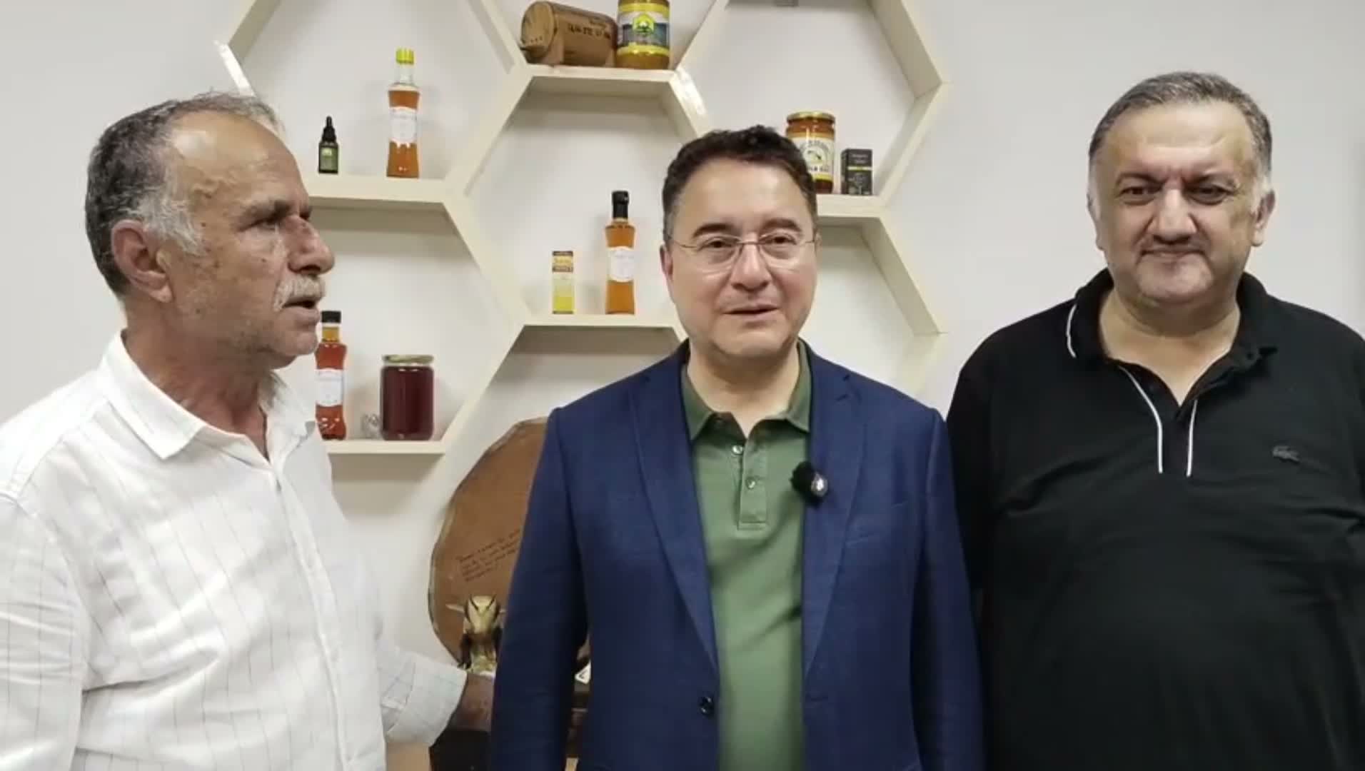 Babacan Artvin’de arıcıların sorunlarını gündeme taşıdı: “Üreticiler devleti yanlarında hissetmeli”