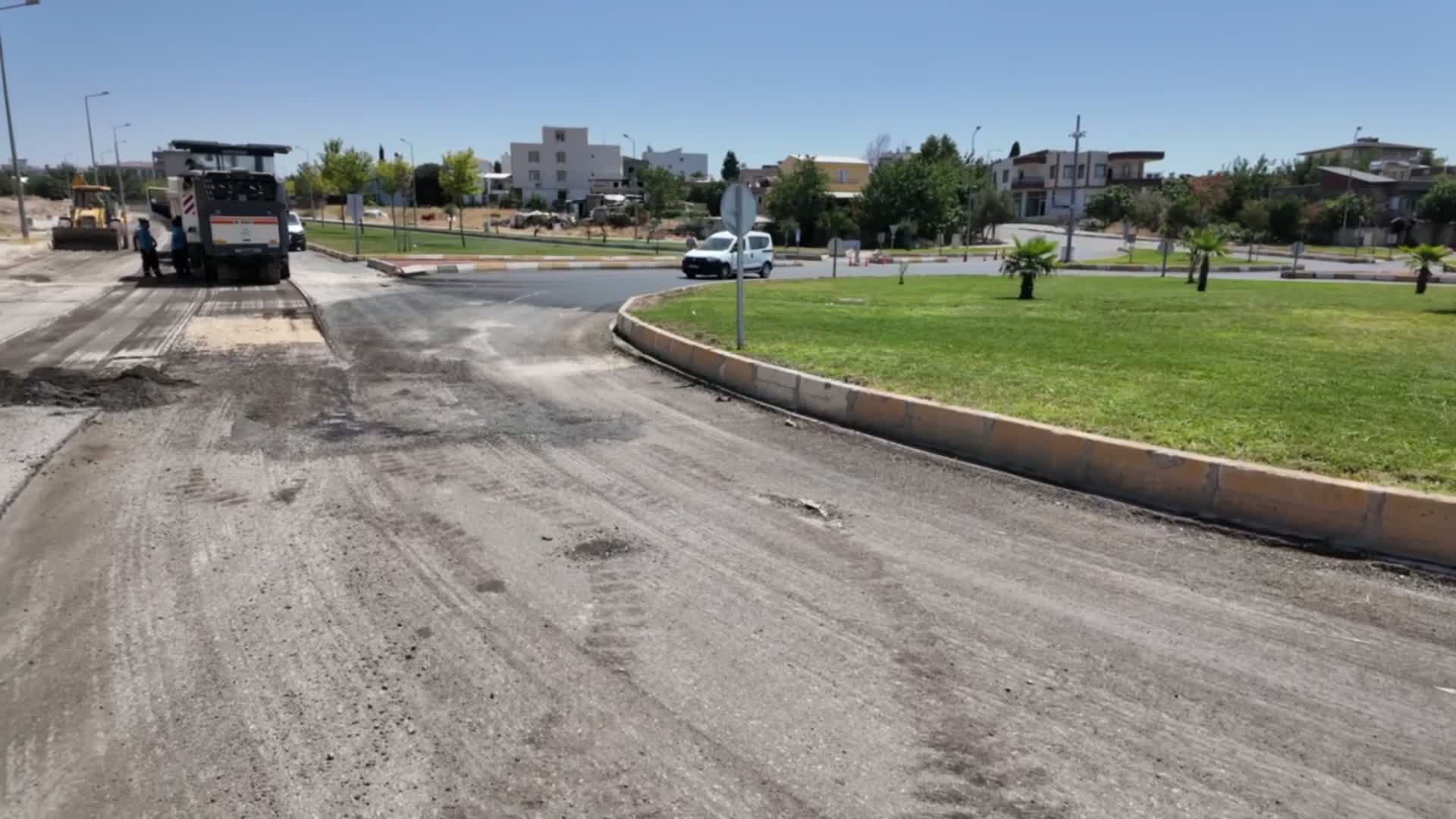Adıyaman Belediye Başkanı Tutdere, kentte devam eden yol çalışmalarını inceledi
