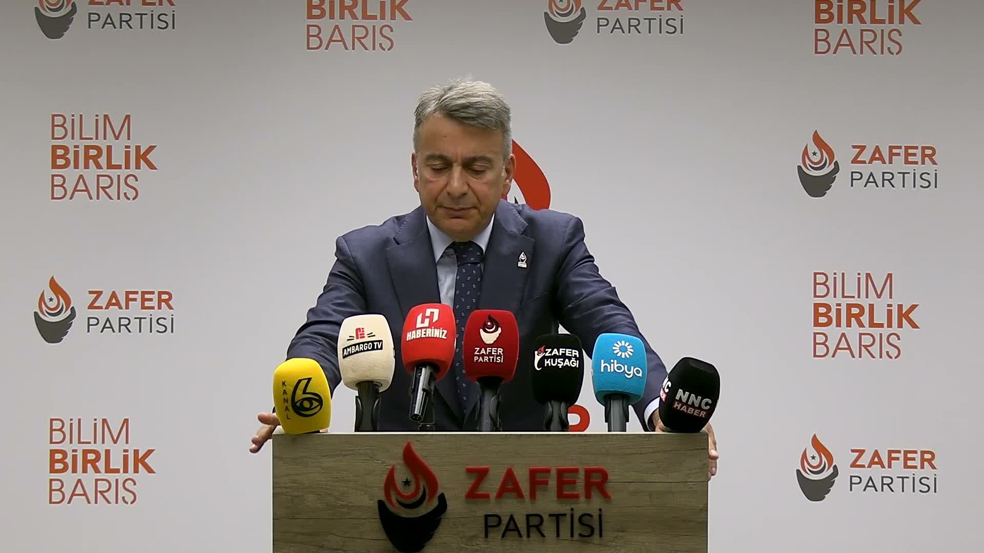 Zafer Partisi Sözcüsü Karamahmutoğlu: Cumhuriyet tarihinin bu en büyük borsa dolandırıcılığı konuşulmasın isteniyor