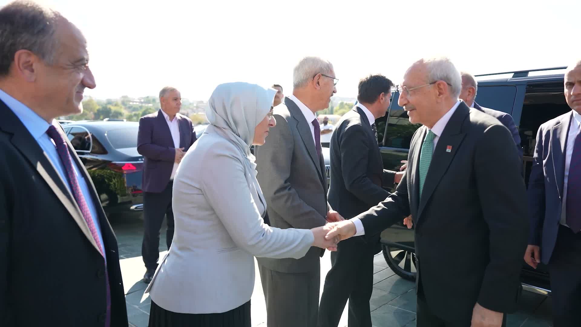 Ahmet Davutoğlu’nun oğlu Mehmet Davutoğlu ile Ravza Öğüt evlendi