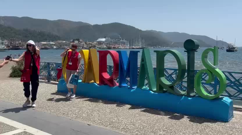 Panama bayraklı kruvaziyer gemi MSC Divina, üçüncü kez Marmaris'te