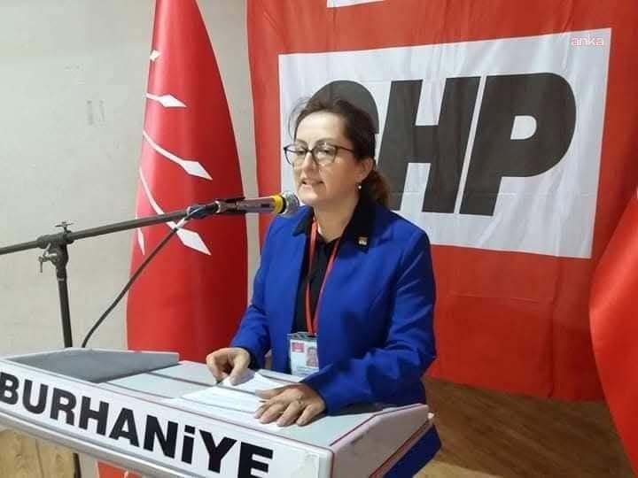 Burhaniye'de CHP'li belediye meclis üyeleri partilerinden istifa etti