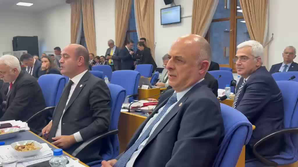 2027 bütçesi, Plan ve Bütçe Komisyonu'nda... YENİ Partili Karabat’tan AK Partili Ök’e fon soruşturması tepkisi: "Kimi tutukladınız, bakana ne oldu?"