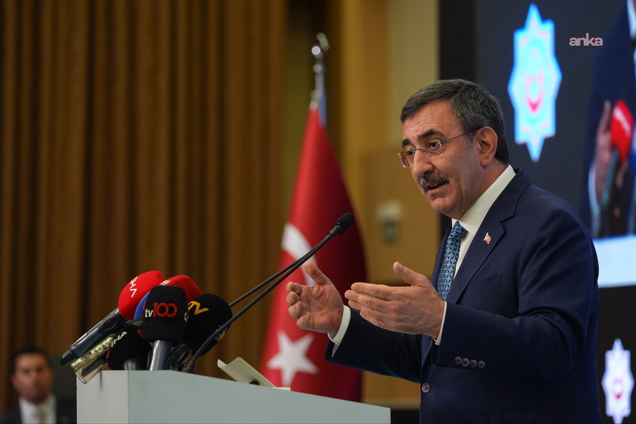 Cumhurbaşkanı Yardımcısı Yılmaz'dan Demirtaş açıklaması: Düzenleme kişiye özel olmaz, kararı yargı verir
