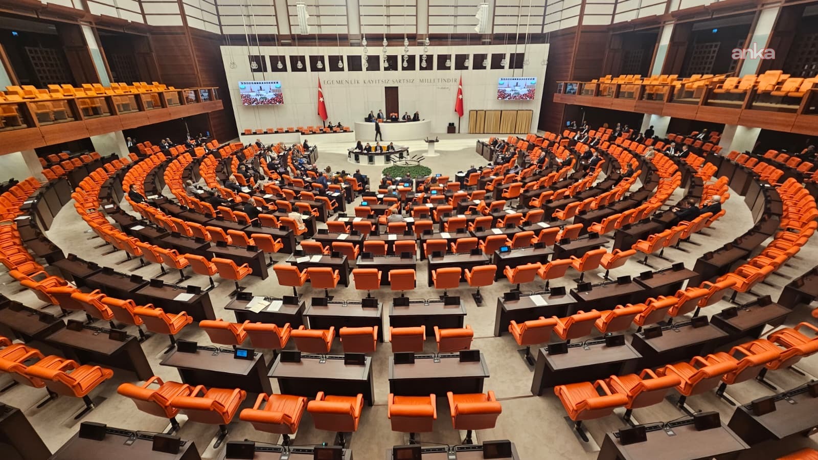 TBMM Genel Kurulu...  YENİ Parti’nin Halk TV’ye kayyum atanmasıyla ilgili verdiği araştırma önergesi AK Parti ve MHP oylarıyla reddedildi