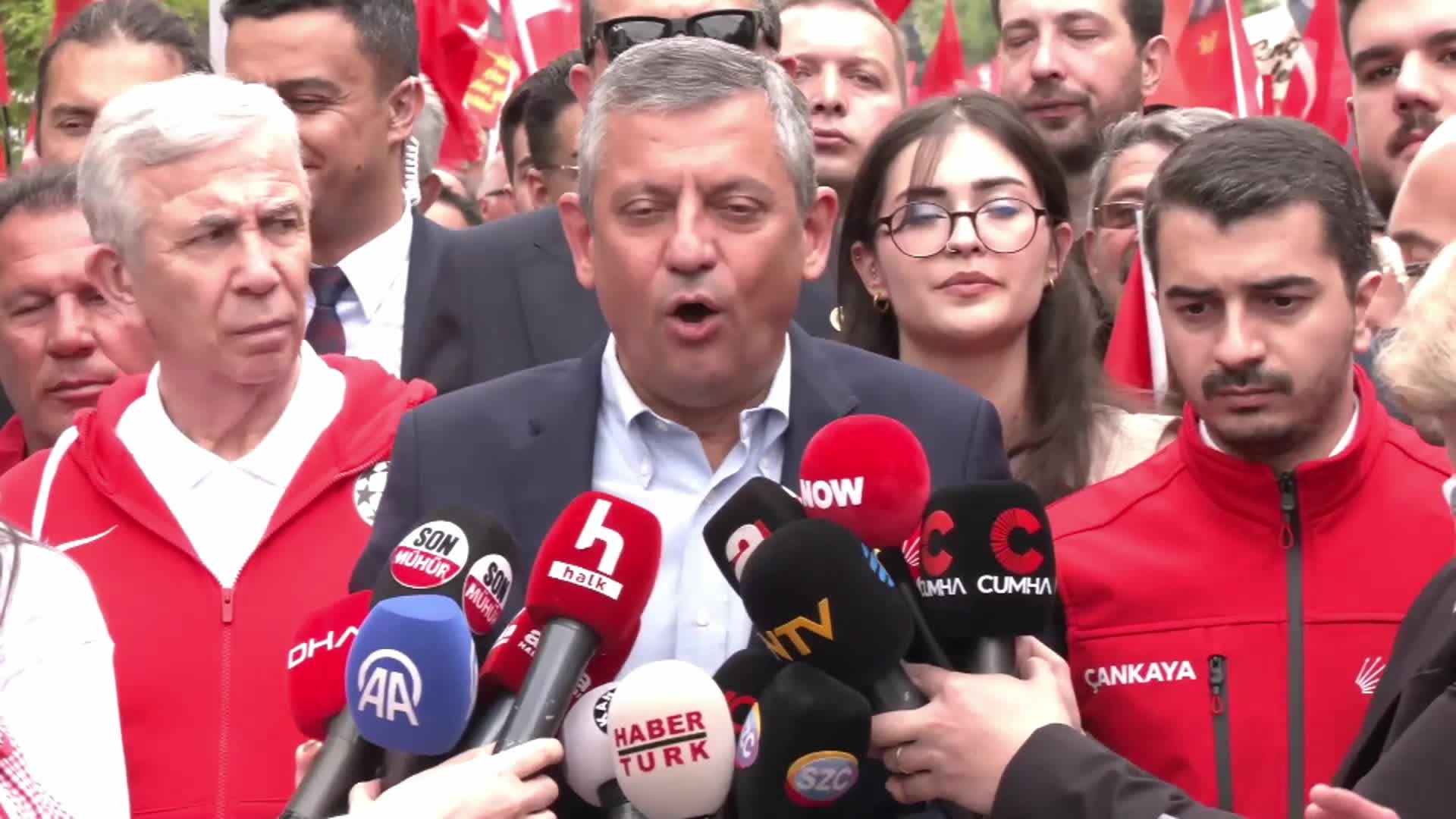 CHP'nin 19 Mayıs Gençlik Korteji... Özgür Özel: "Cumhuriyeti, gerçek sahipleri gençlere emanet edeceğiz"