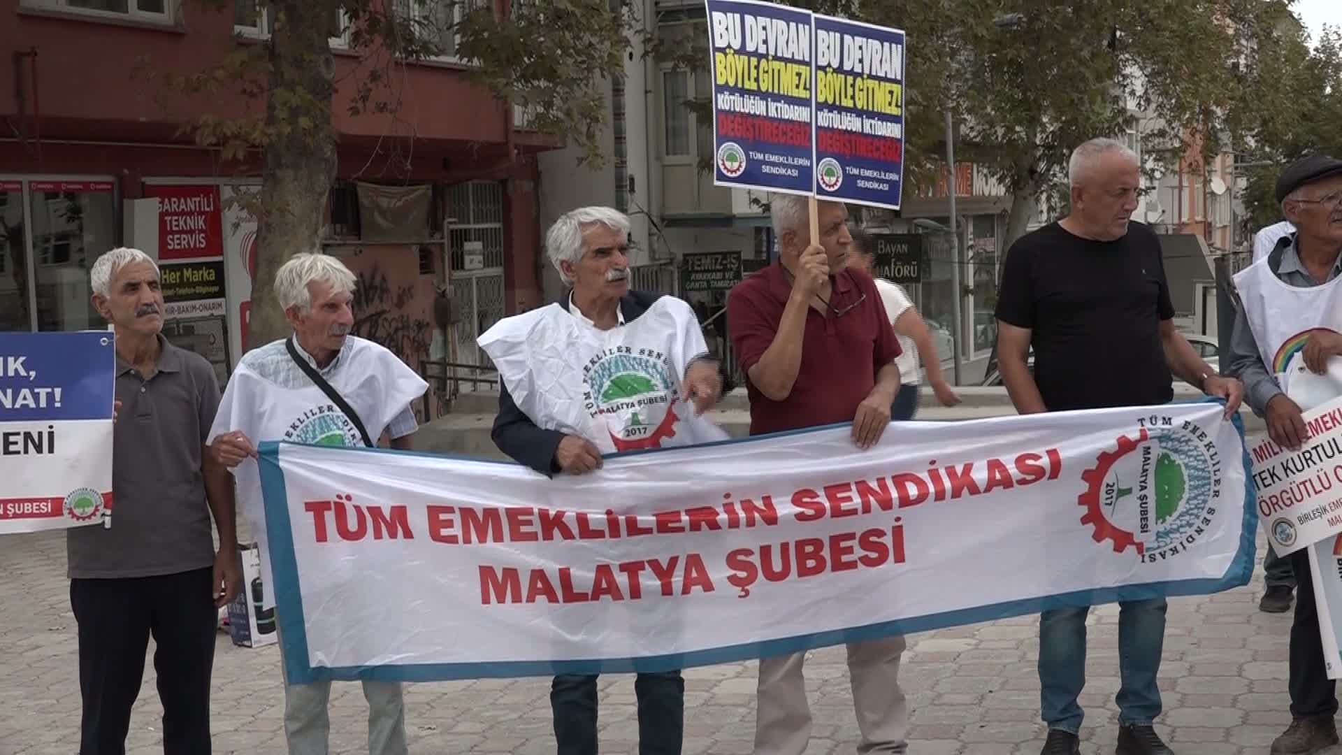 Emeklilerin "seyyanen zam" talebi: "Anayasa Mahkemesi davayı zaman geçirmeden görüşmeli"