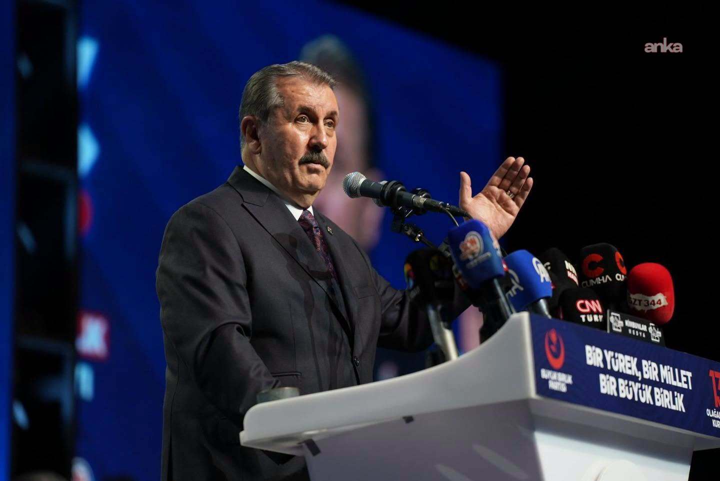 BBP Lideri Destici, Aliya İzzetbegoviç'i andı