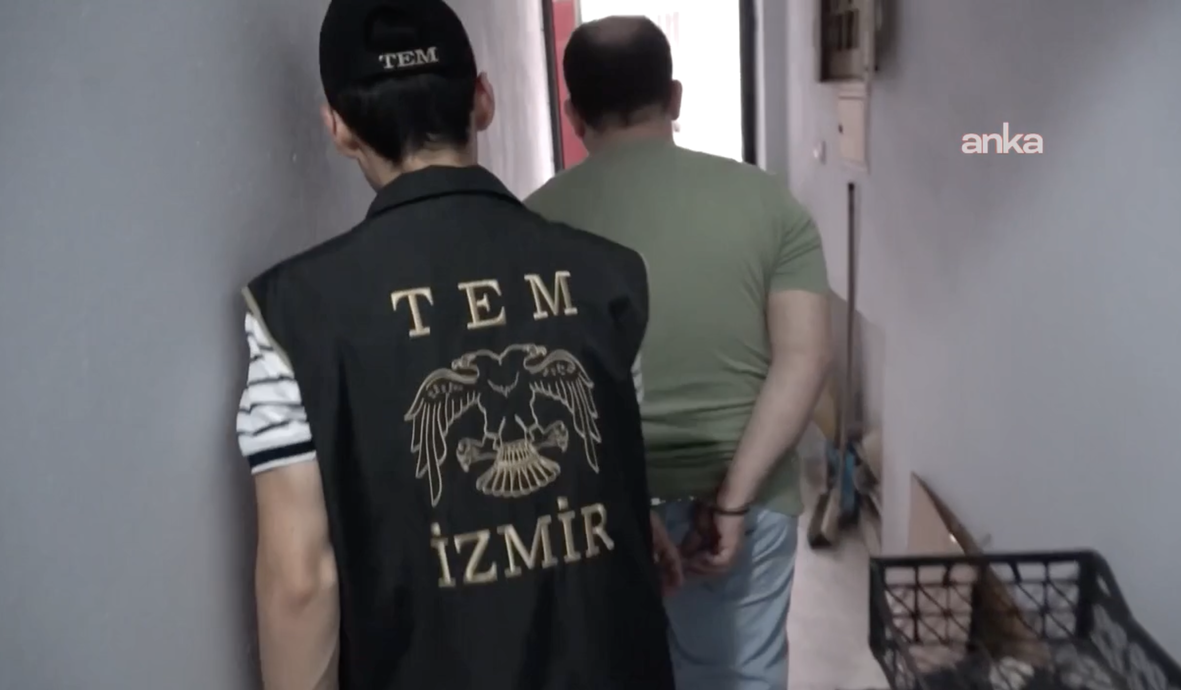 İzmir merkezli 12 İlde FETÖ operasyonu: 41 şüpheli tutuklandı