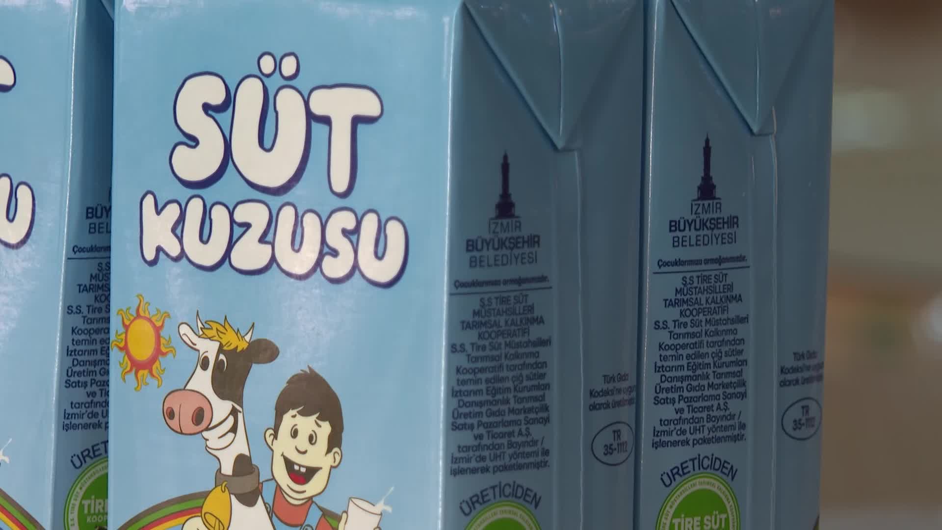 İzmir Büyükşehir'den binlerce çocuğa süt desteği