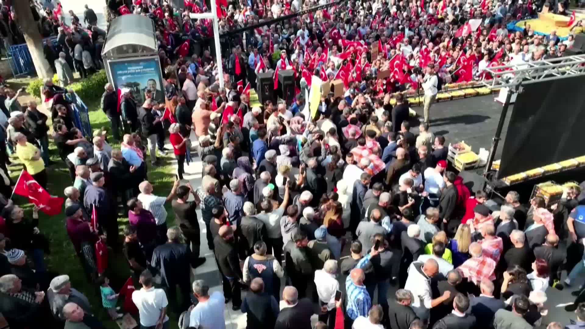Sarıgöl Belediye Başkanı Akdeniz: “Biz üzümcüler hep birlikte battık"