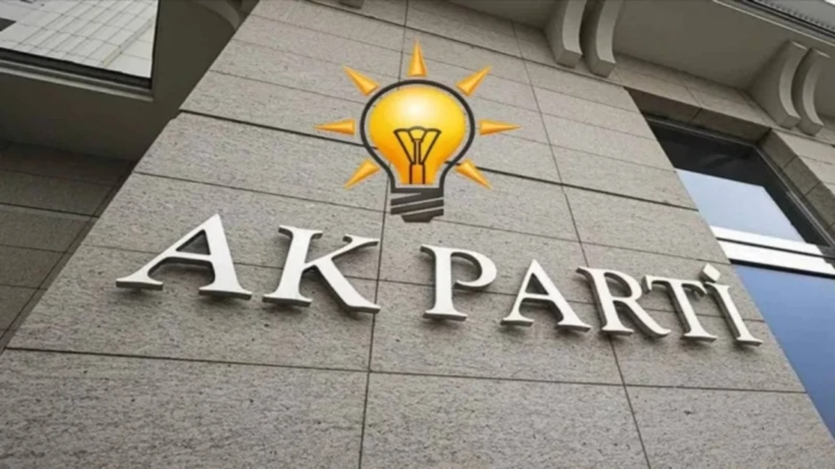 AK Parti’de 4 il başkanı görevden alındı