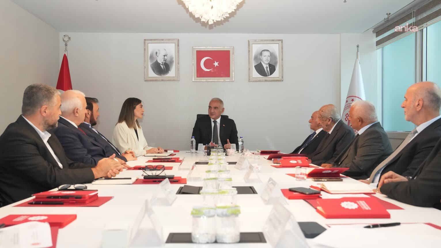 Bakan Ersoy, Alevi Bektaşi Kültür ve Cemevi Başkanlığı Danışma Kurulu toplantısına başkanlık etti