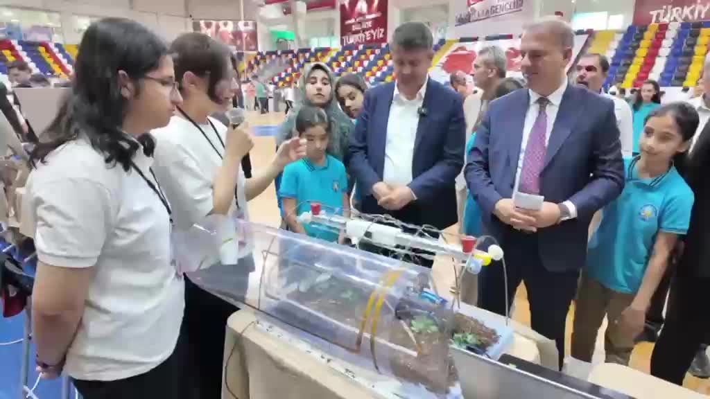 Adıyaman’da “TÜBİTAK 4006-C Bilim Fuarı Festivali” kapılarını açtı