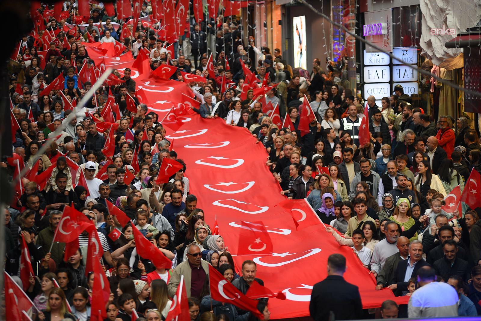 49. Uluslararası Giresun Aksu Festivali’nde binler, Atatürk Meydanı’na yürüdü