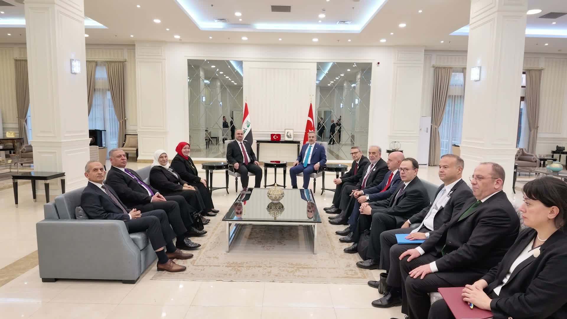 Bakan Fidan, Bağdat'ta Irak Devlet Bakanı Ağaoğlu ile bir araya geldi