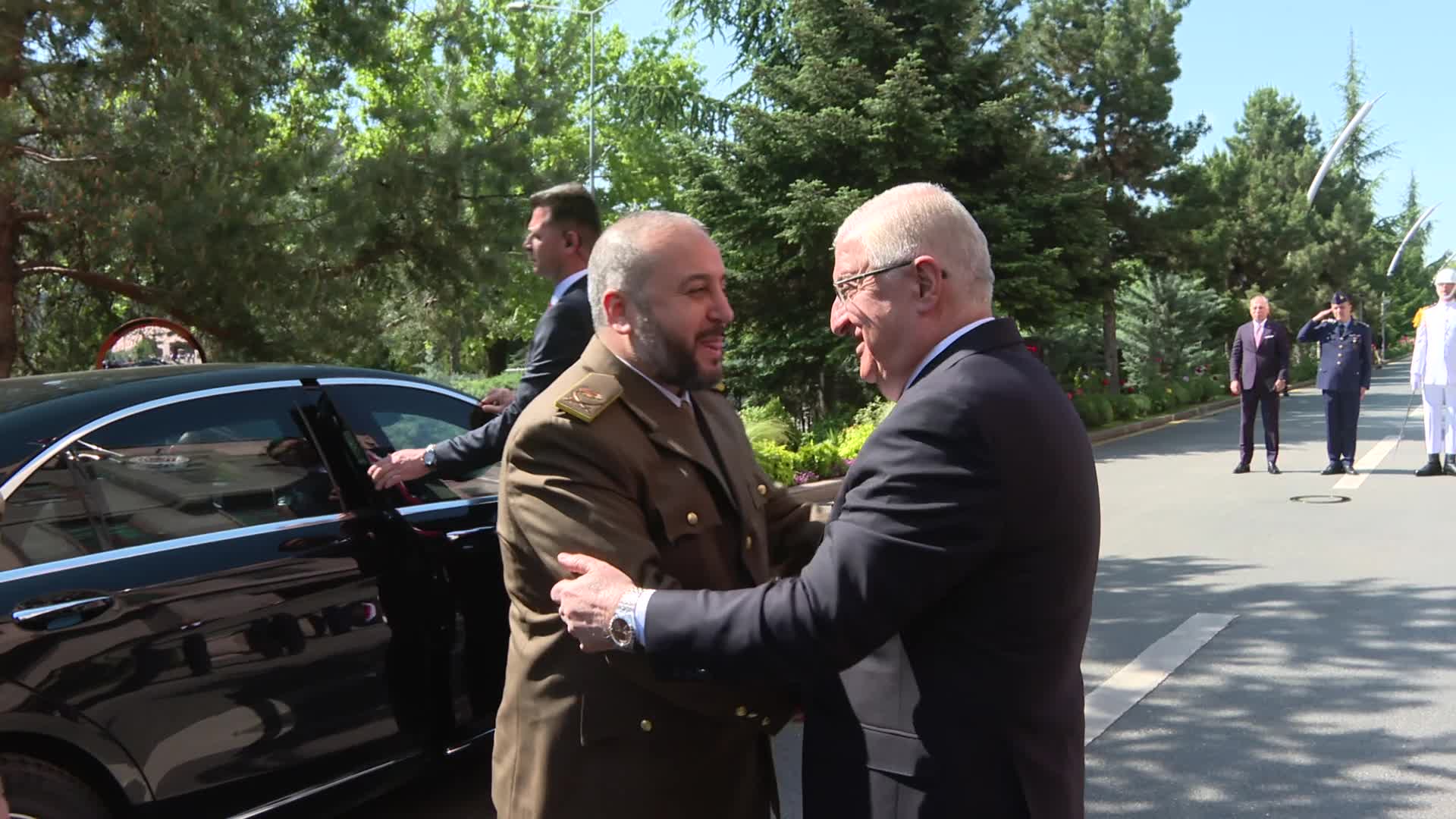 Bakan Güler, Suriyeli mevkidaşı ile bir araya geldi